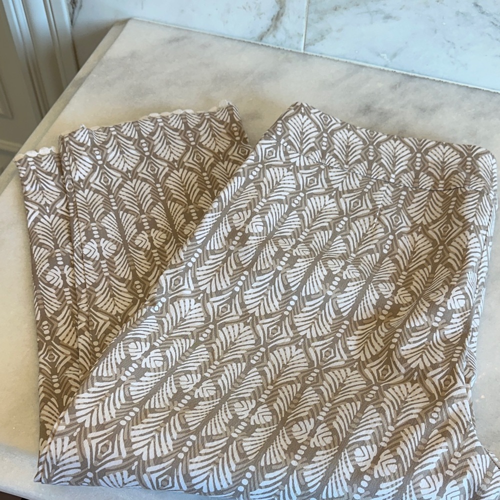 Chico's Tan and White Patterned Capris